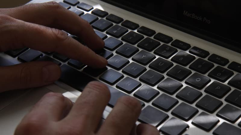 Public servant charged after cyber-theft of 5600 files