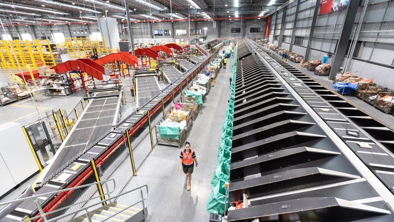 Parcel express: retailers to compete with global giants