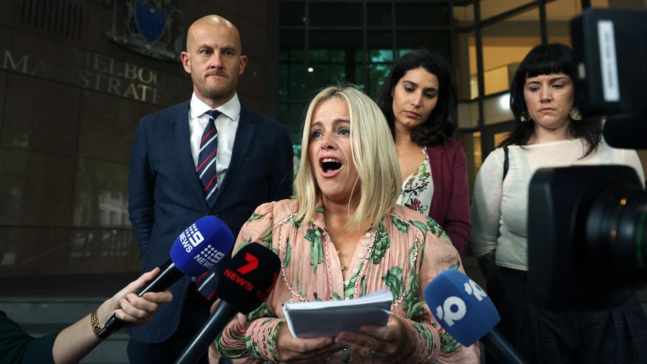 Prosecutors drop breast-grab charge against actor