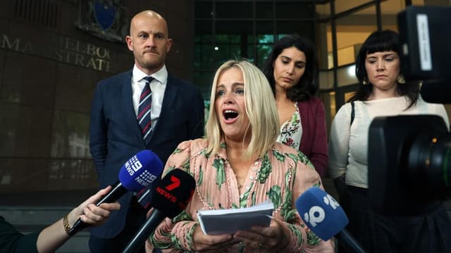 Prosecutors drop breast-grab charge against actor