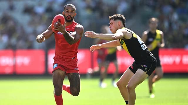 'Don't overthink it': Suns mids search for answers