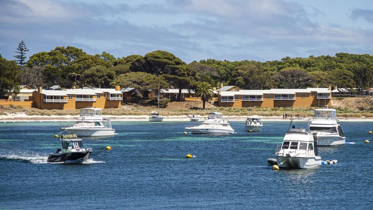 More Aboriginal burial sites found at holiday hot spot