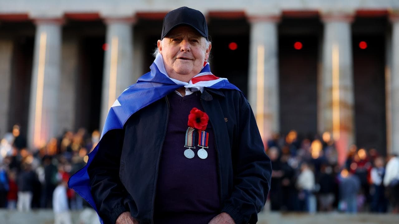 Crowds unite to honour Anzac service and sacrifice