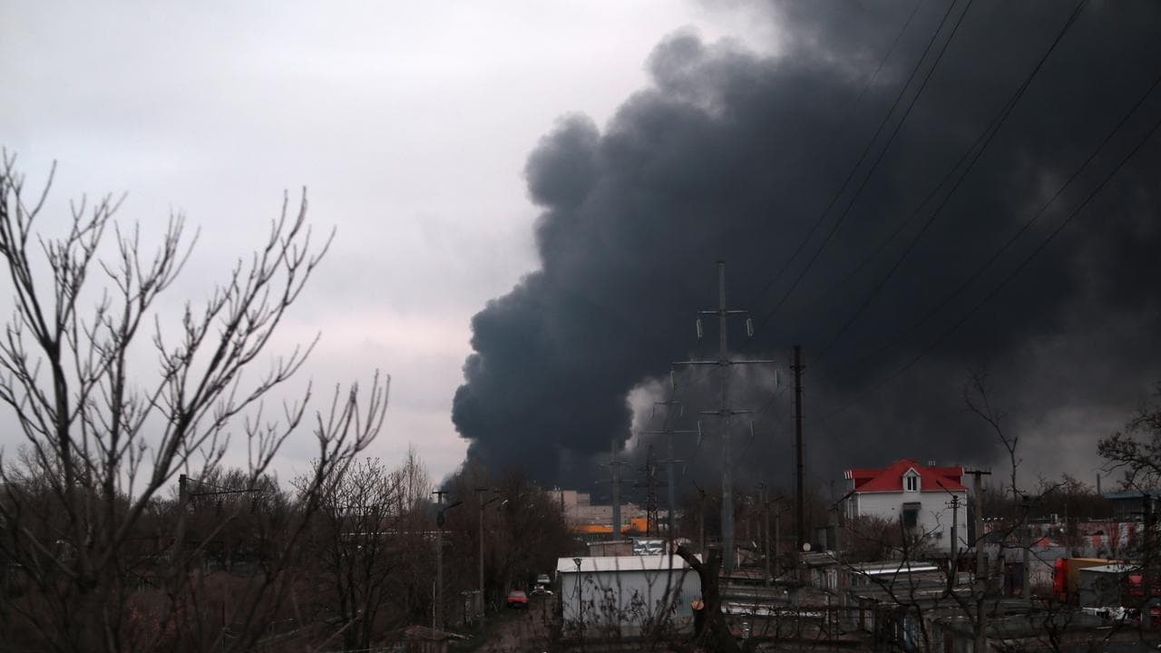 Ukraine hits refinery, Putin says attacks intensifying