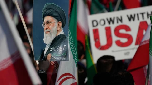 Iran 'can't be trusted' over Hormuz, as talks stalled