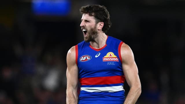 Western Bulldogs consider resting sore superstar