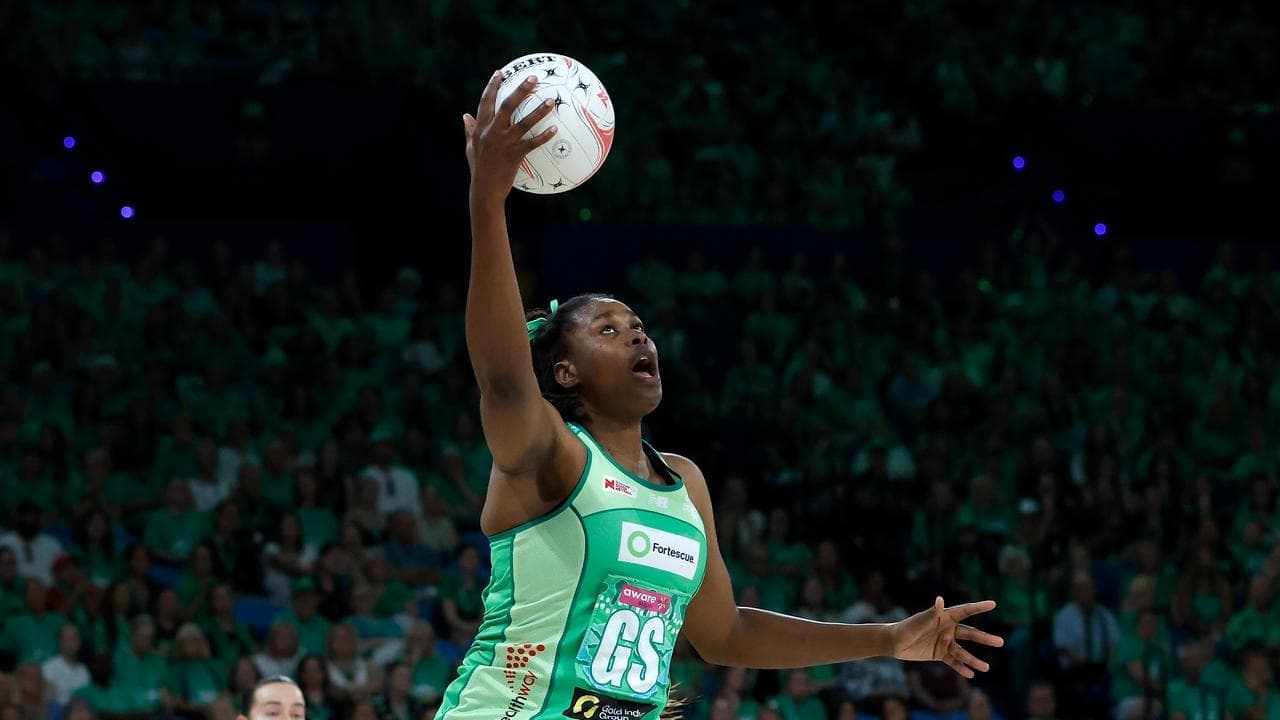 Fever extend streak with tight win over Lightning
