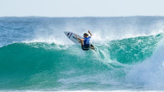 A barrel of fun as Gilmore stars at Snapper Rocks