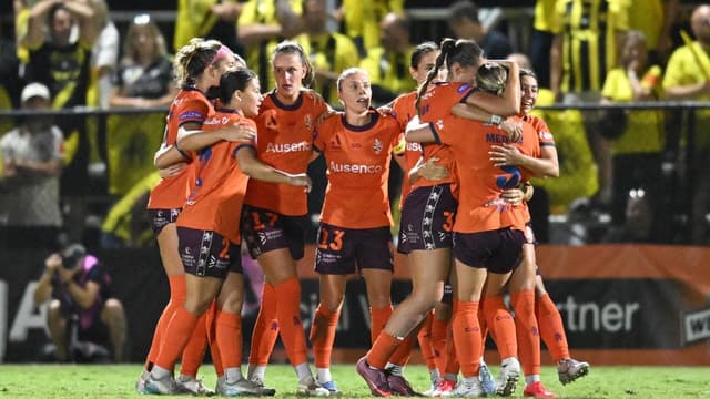 Red-hot Roar to take ALW finals lead to Wellington