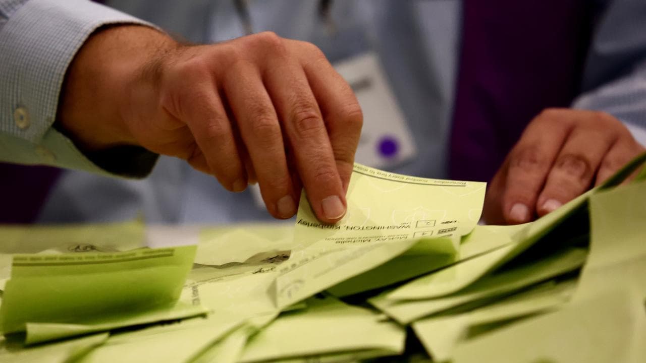 Greens preference decision will backfire, pollster says
