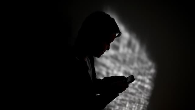 Domestic violence laws to crack down on covert stalking