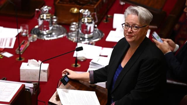 Cabinet minister suspended from parliament for a week
