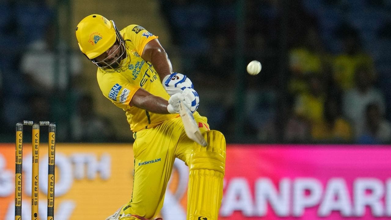 Six-hitting Samson too strong for Starc's Capitals