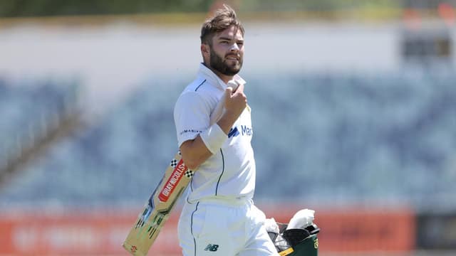 Jewell of a knock powers Derbyshire in county fare
