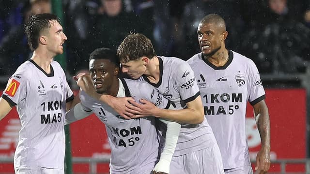 Auckland, Adelaide draw in tense semi-final first leg