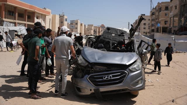 Israeli strikes kill three in Gaza Strip, medics say