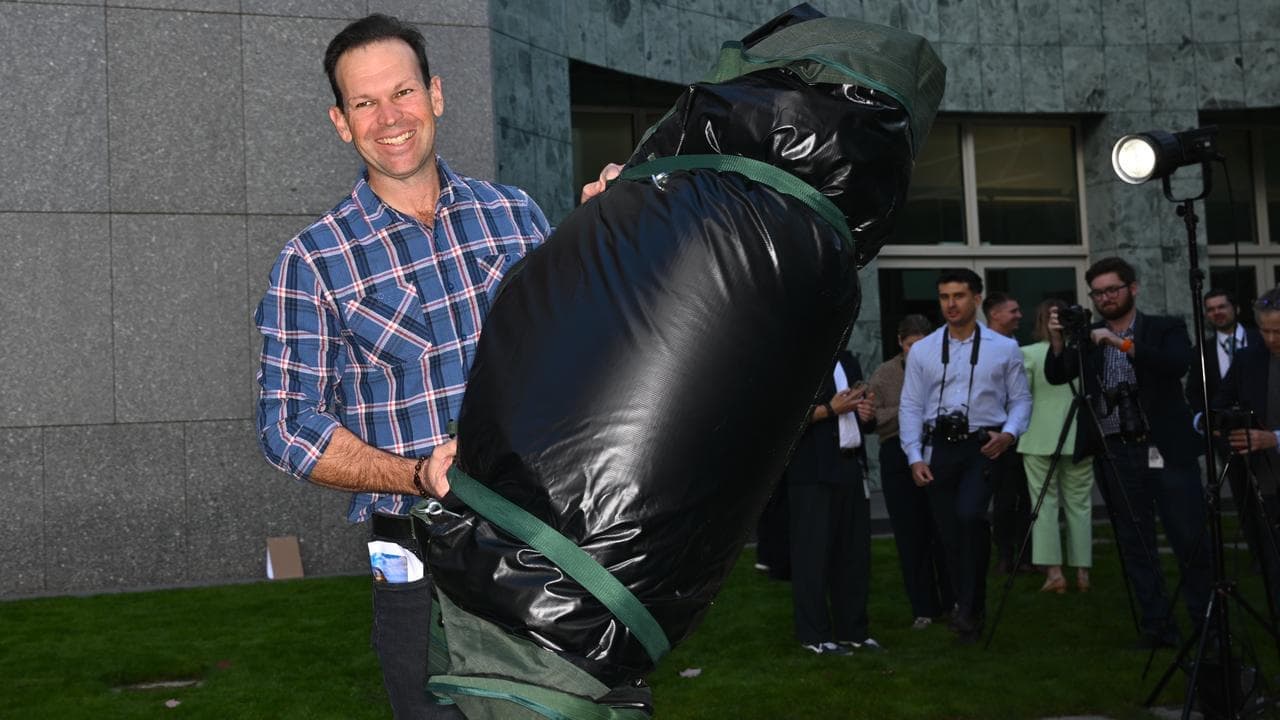 Coalition rejects rival camp after losing swag of votes