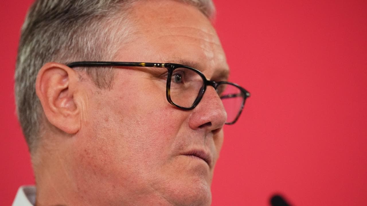 UK govt aides quit as 60 Labour MPs urge Starmer to go