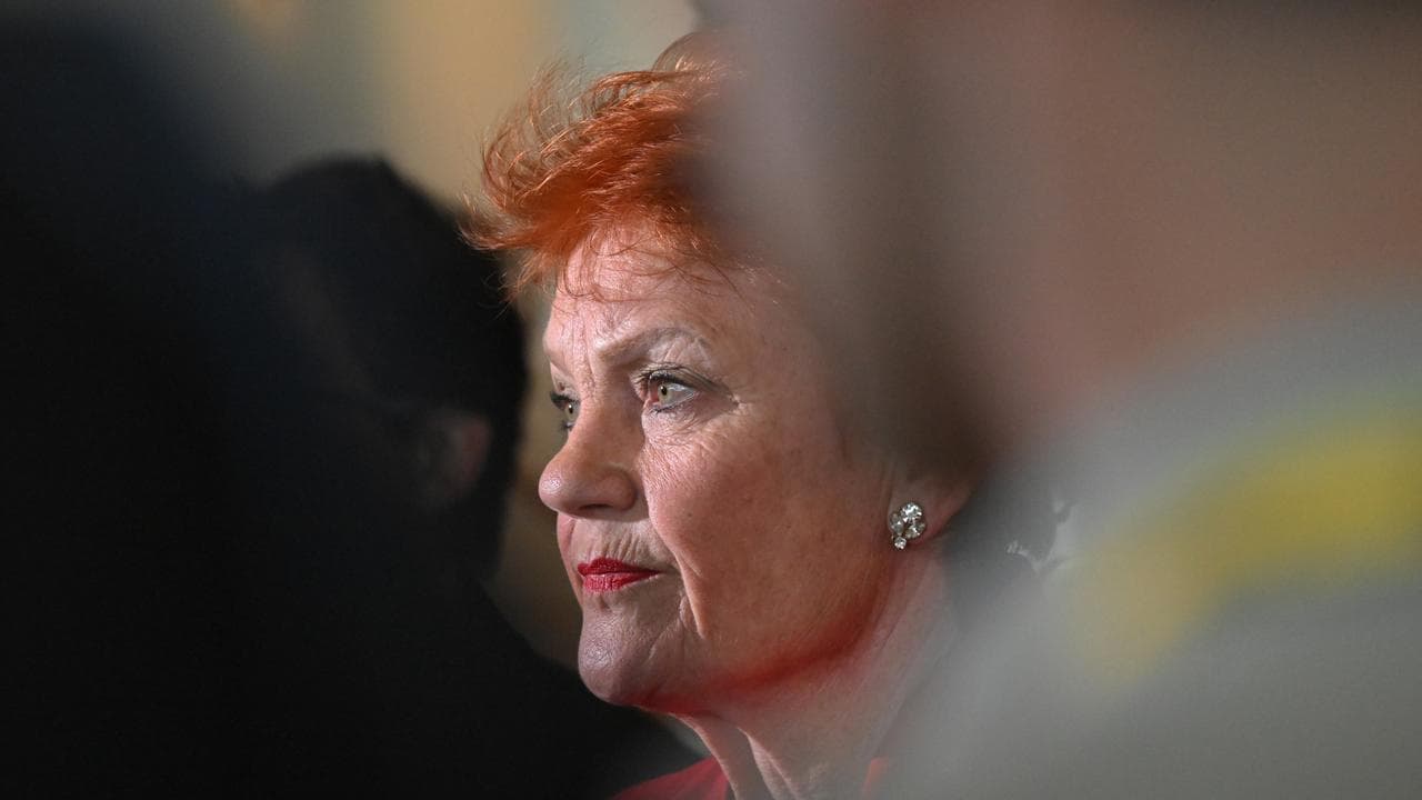Hanson refuses to condemn volunteer's extremist posts