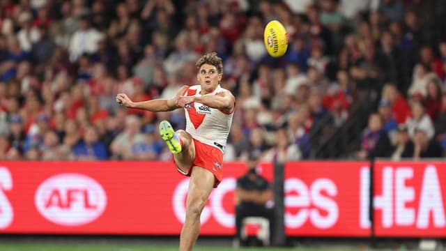 Swans could face big call on key forwards against Pies