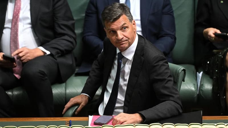 Taylor faces 'strategic error' in seizing on migration