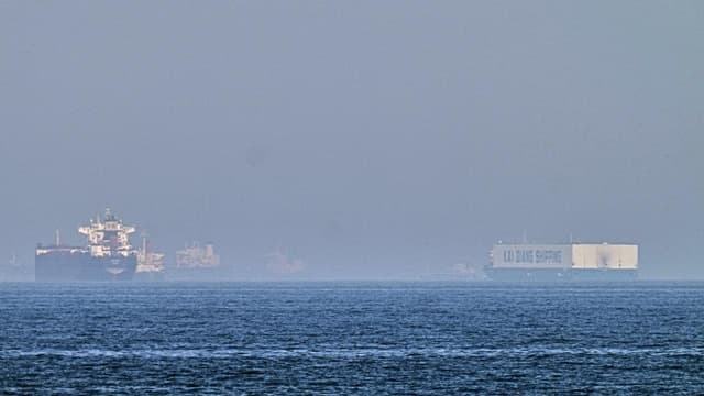 Attacks on ship near strait as Trump, Xi discuss Iran