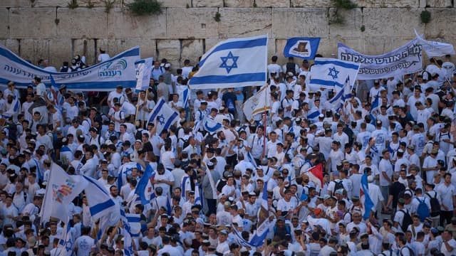 Israeli nationalists hold parade in East Jerusalem