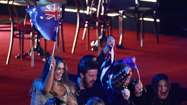 Eurovision rehearsal stumbles as curtain fails to open