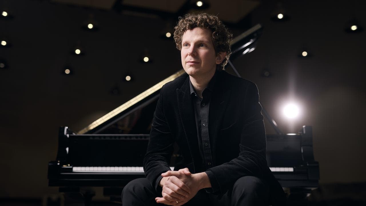 Sacked pianist's case against orchestra heads to court