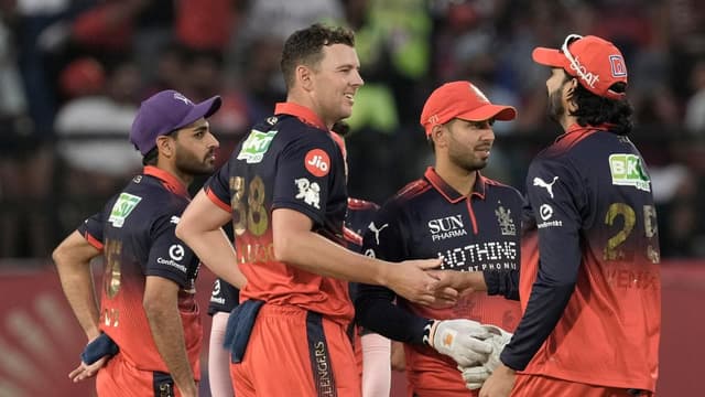 Old pace firm of Hazlewood and Starc shine again in IPL