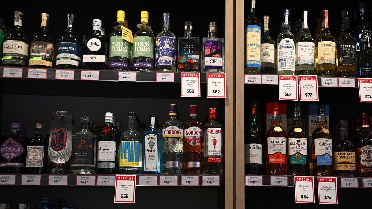 Booze lose: Aussies risk health with illicit alcohol