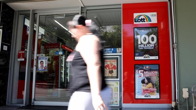 Auditor casts eye over 'devious' 40-year lottery deal