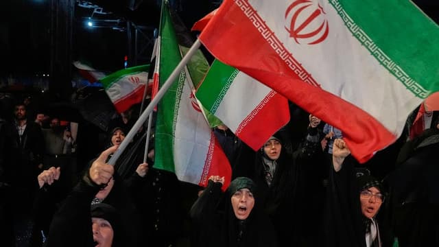 Iran threatens war 'beyond the region' if US attacks