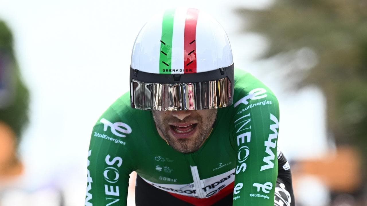 Aussie trio hang tough as Ganna gets going in Giro