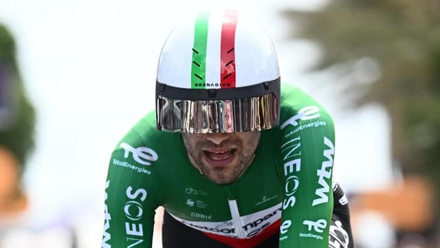Aussie trio hang tough as Ganna gets going in Giro