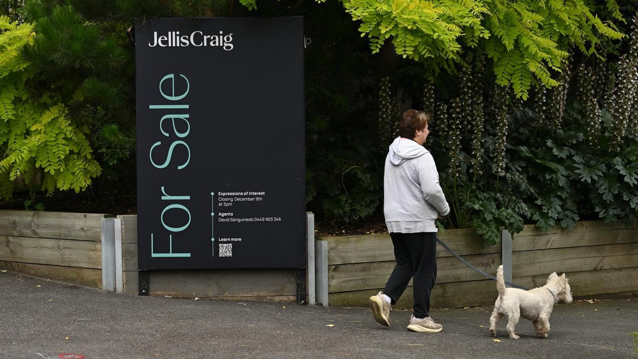 Jobless jump, Iran war shoot down fears of rate rise