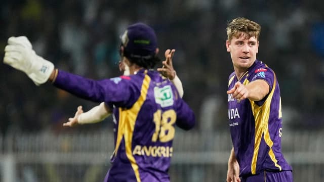Green's best IPL bowling of season fires Kolkata charge