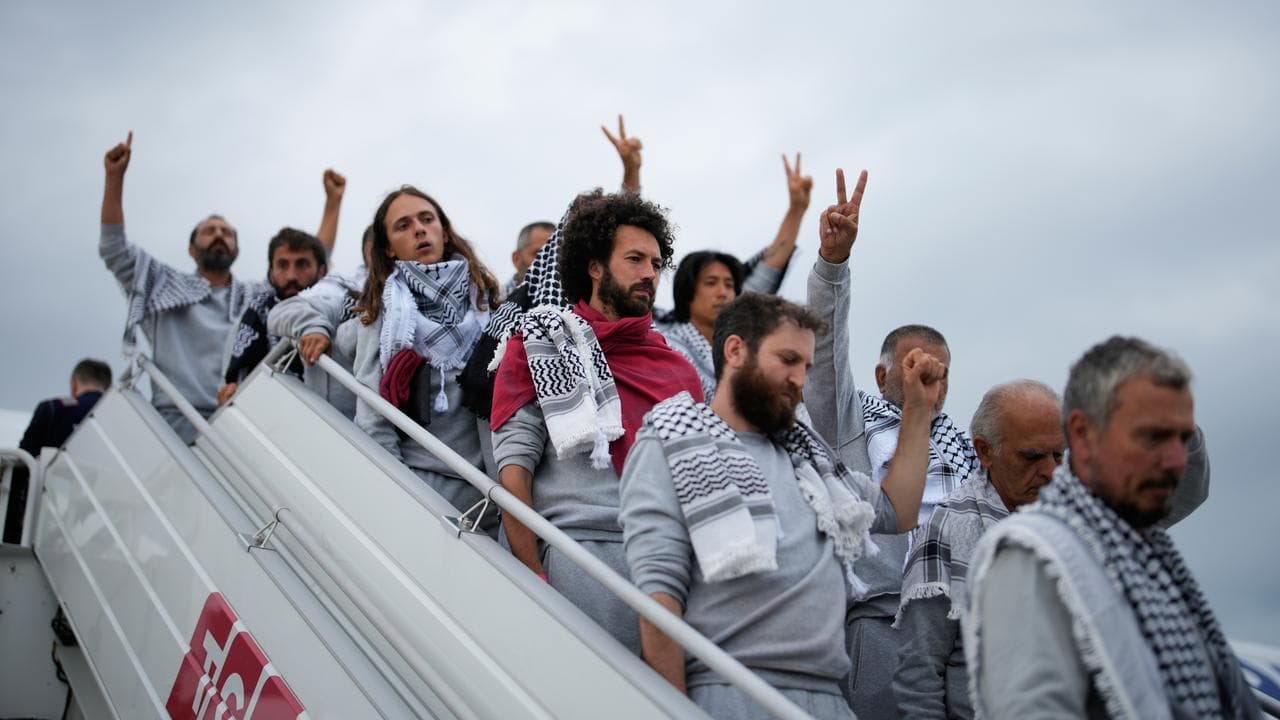 Israel deports flotilla activists after video criticism