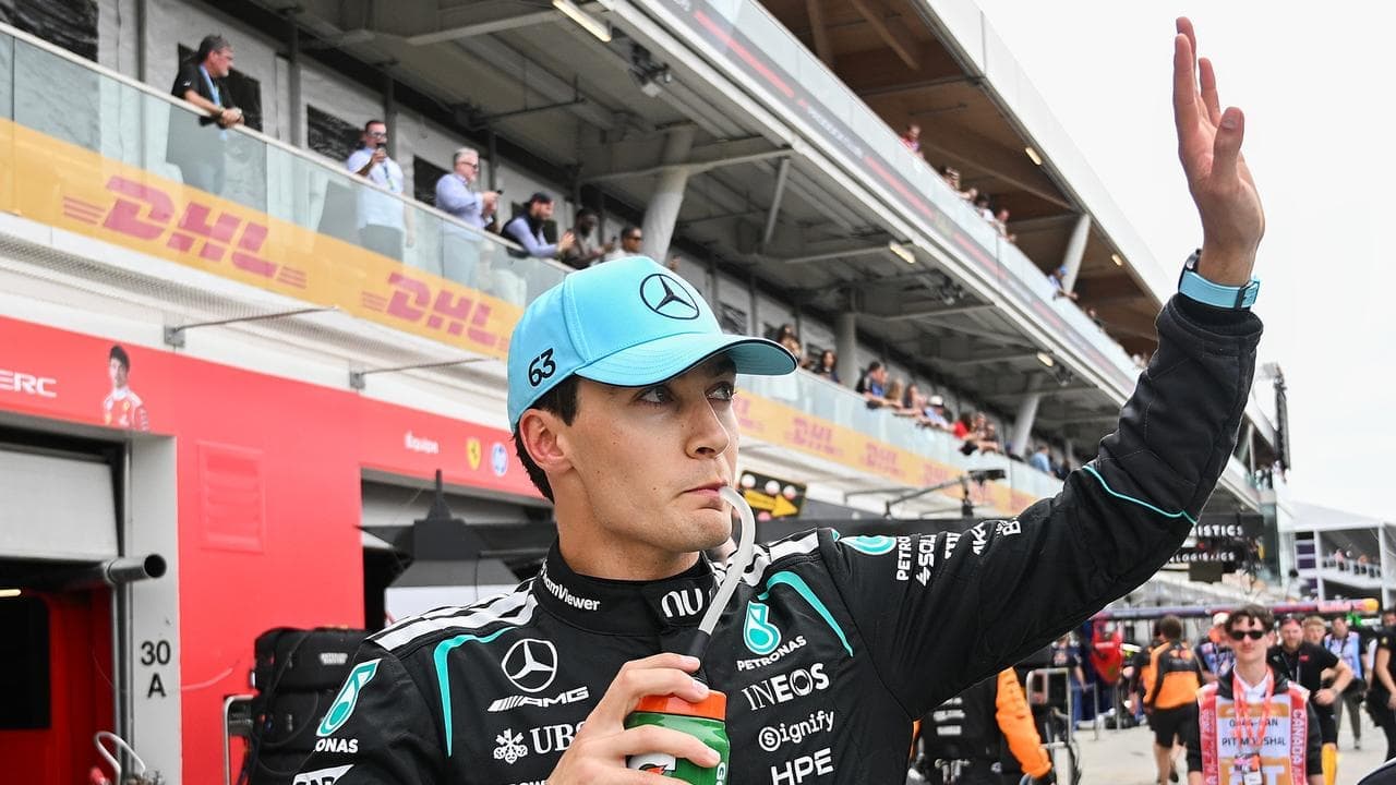 Piastri loses ground as gloves are off at Mercedes