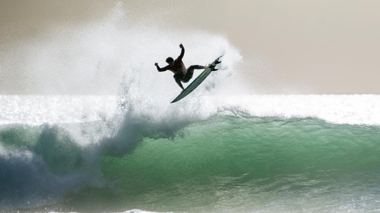 Yago Dora sends WSL into meltdown with crazy aerial