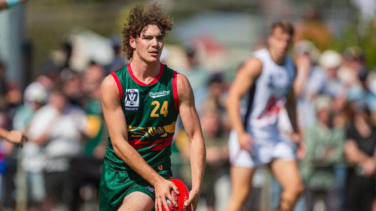 Lizard-like Artemis looms as top AFL mid-season pick
