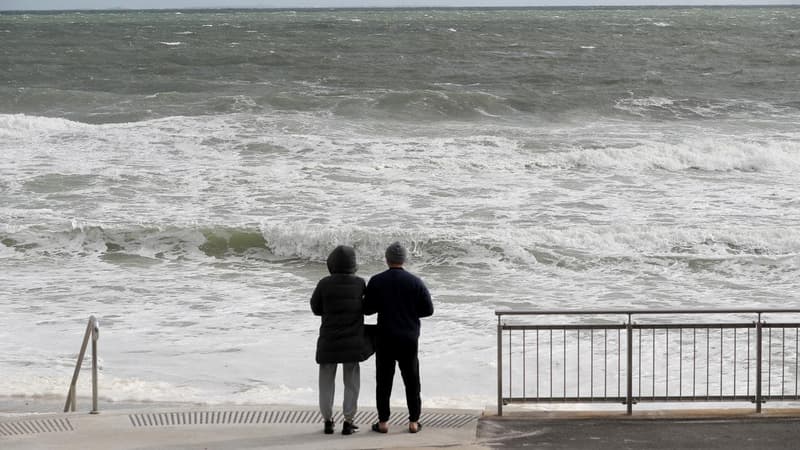 Millions brace for impact from 'unusually strong' storm