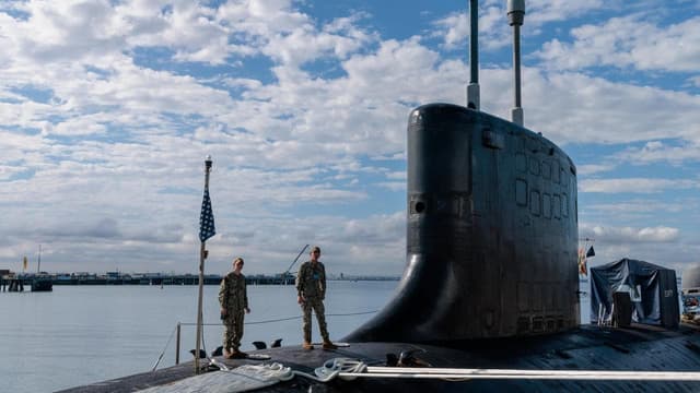 'Simpler' stopgap nuclear subs plan swaps new for used