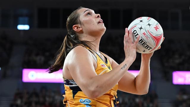 Shooter's sparkling form earns Diamonds netball recall