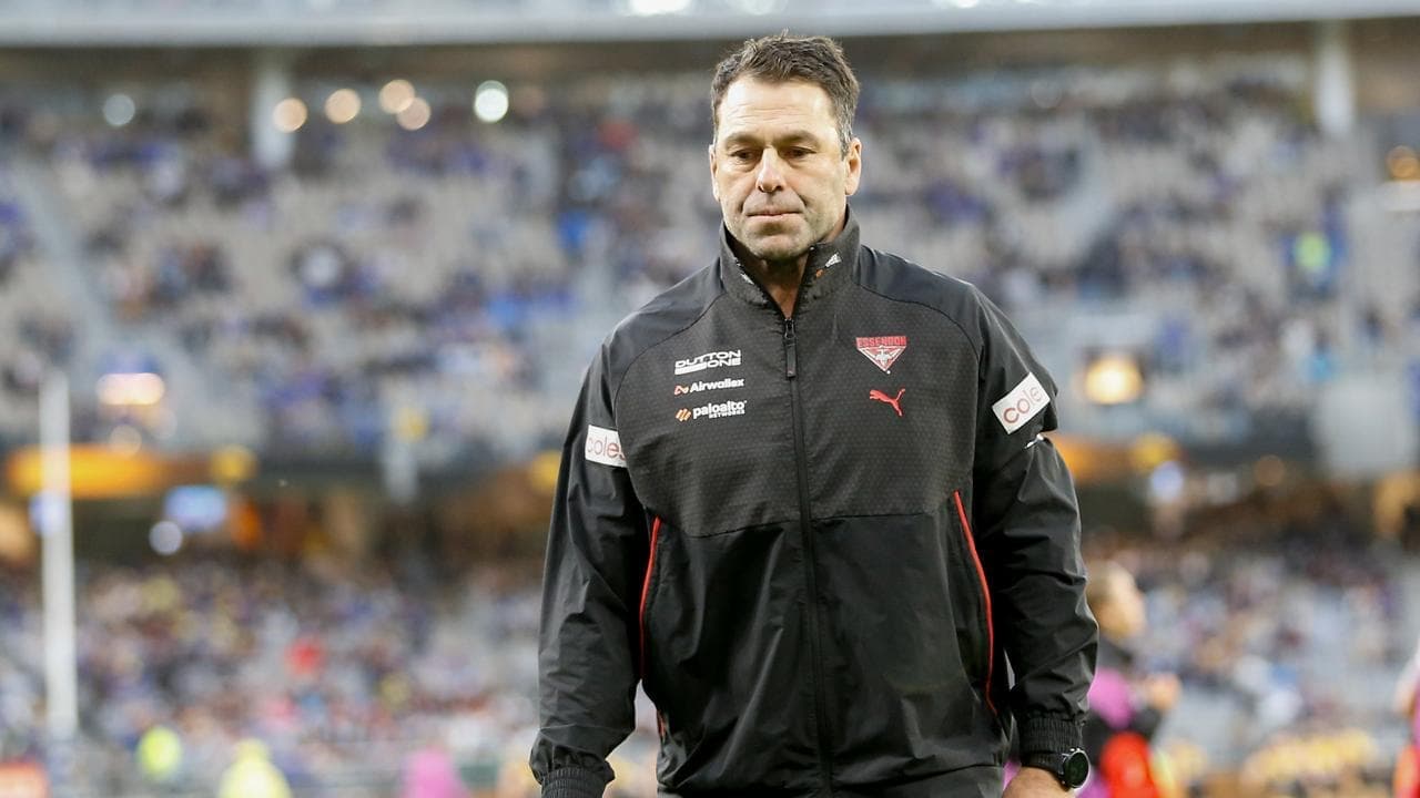 Lloyd denies backing Hird amid Bombers intrigue