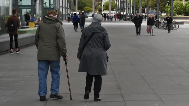 Thousands of older Australians still waiting for care