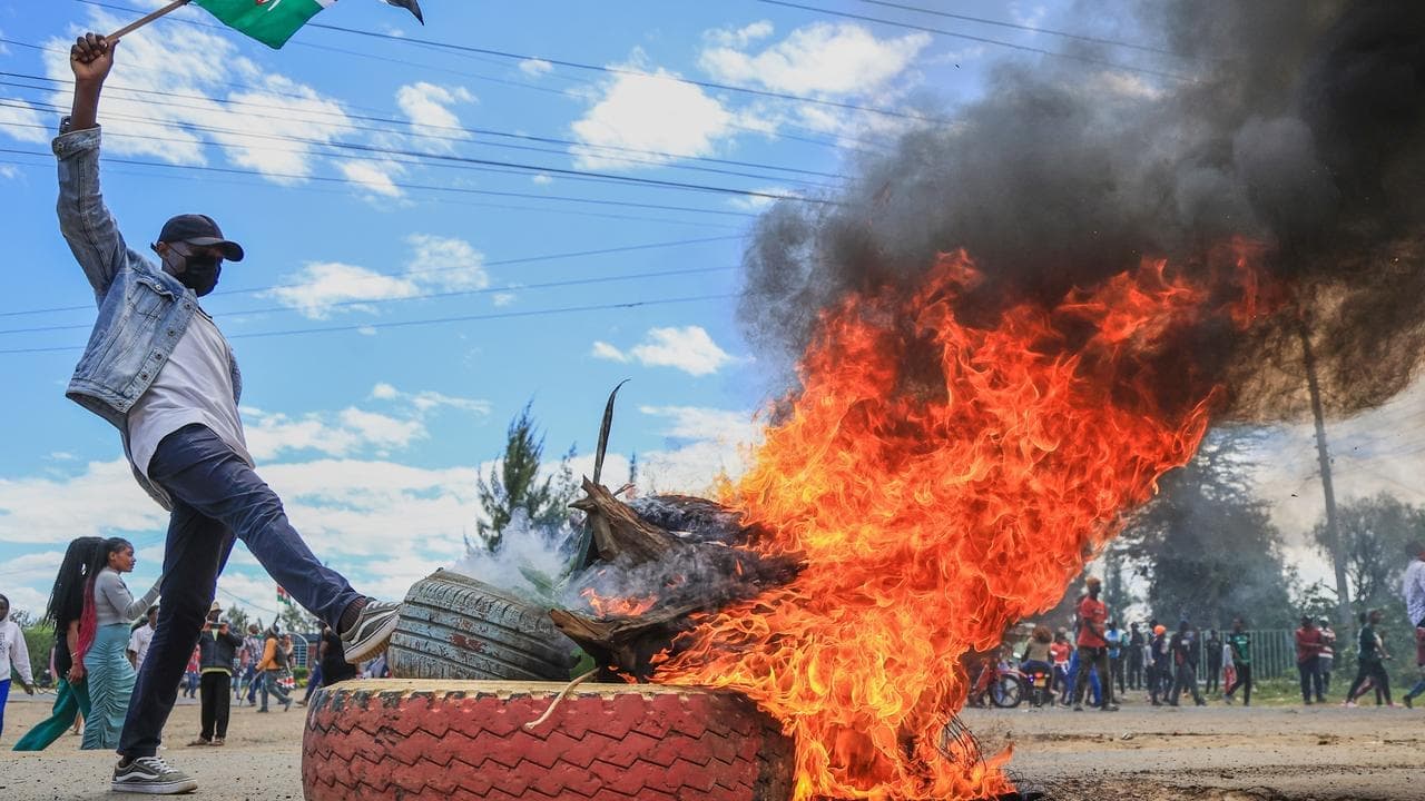 Deadly protest in Kenya against Ebola quarantine centre