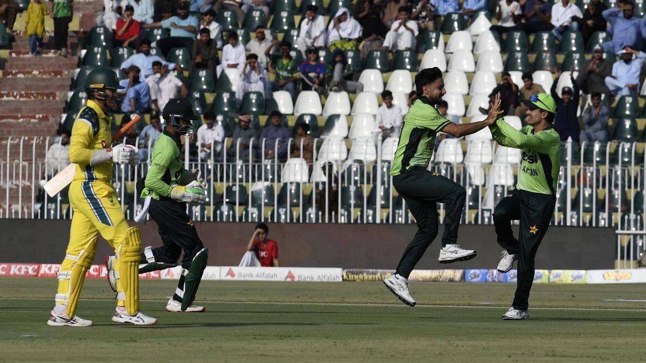 Second ODI: Pakistan puts Australia in
