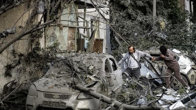 At least 22 killed in Russian strikes on Ukraine cities
