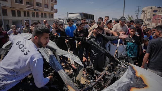Israeli fire kills four people in Gaza, medics say